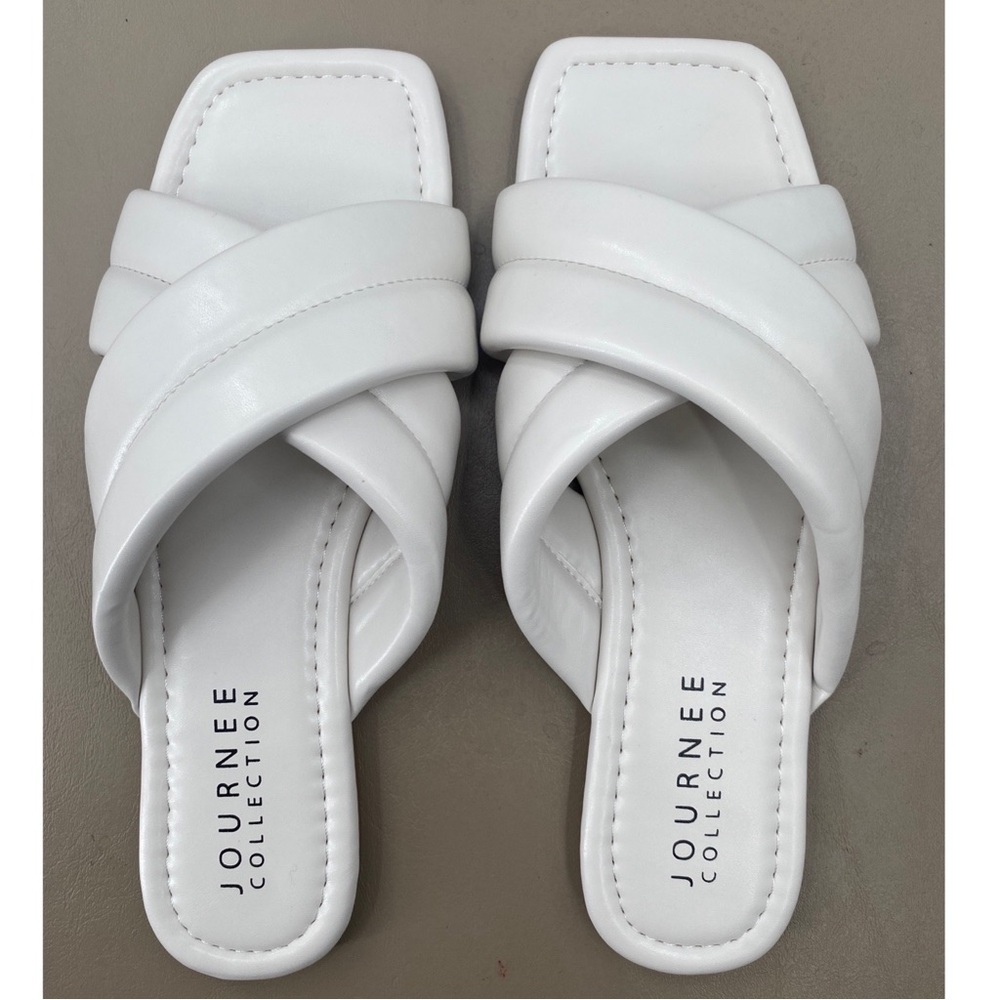 Journee Collection Divyah Crisscross Puff Flat Sandals Off White Size 8.5 NWT - Picture 5 of 8